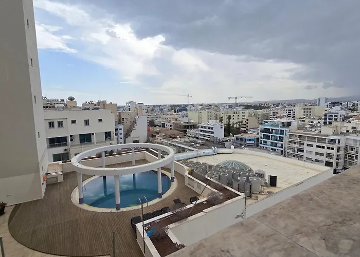 Sea View Finikoudes Apartment